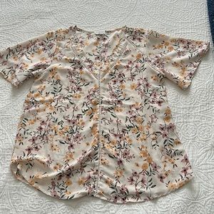 Shortsleeve Floral Blouse